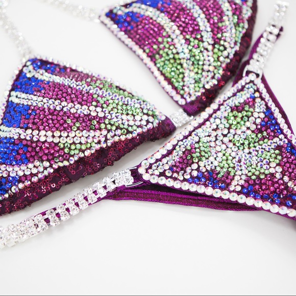 Competition Bikini - Picture 2 of 3